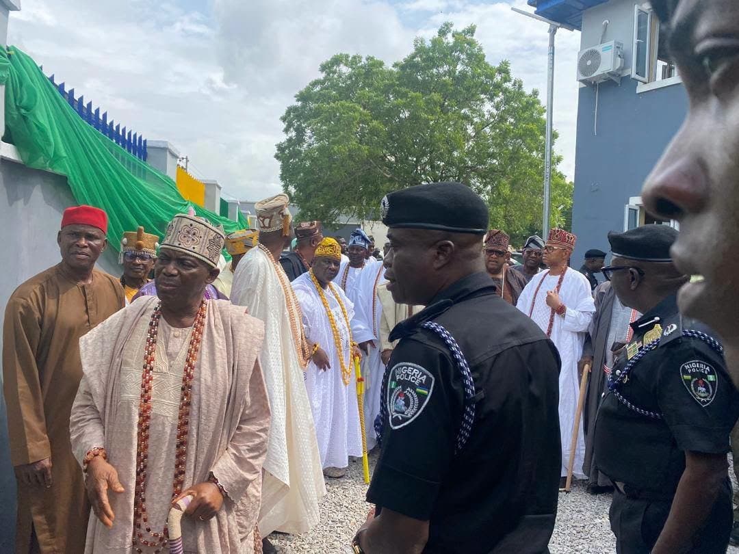 Ogun CP Bode Ojajuni Visits Ijebu Igbo Area Command, Commissions New Commander's Residence