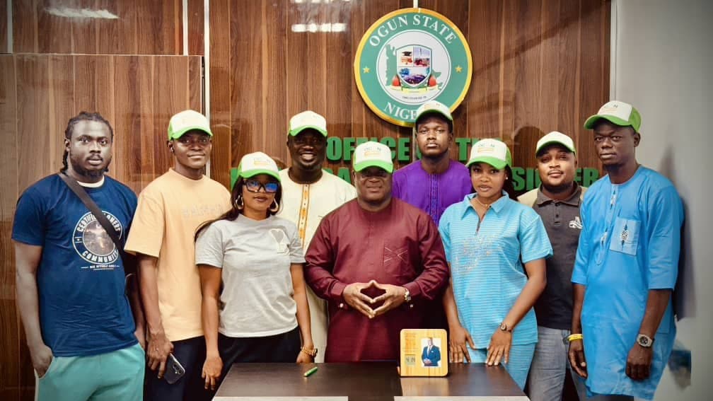 Gateway Bloggers Visit Ogun Housing Commissioner, Jagunmolu Urges Members to Uphold Ethical Blogging